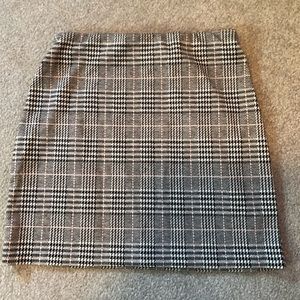 H&M Plaid Fitted Skirt With Elastic Waistband
